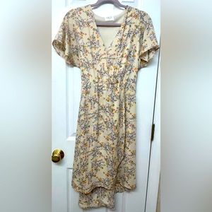 Perfect for Easter! Gorgeous Floral Wrap Dress Size Medium
